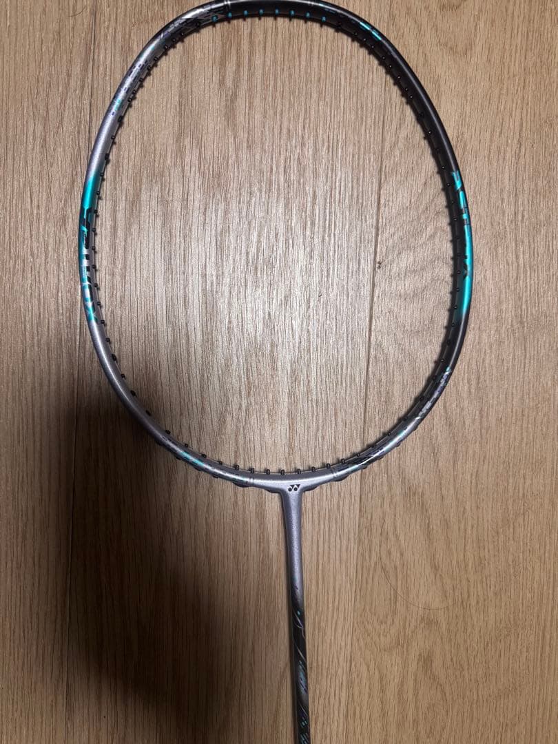 S*s様 バドミントンラケット YONEXアストロクス88S Pro 4U