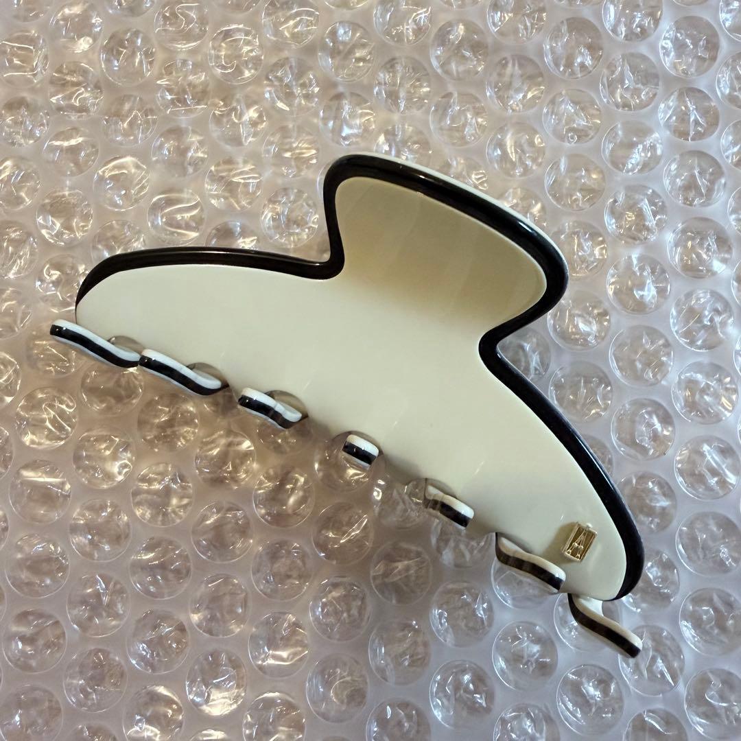 ALEXANDRE DE PARIS アレクサンドルドゥパリ　クリップベージュ