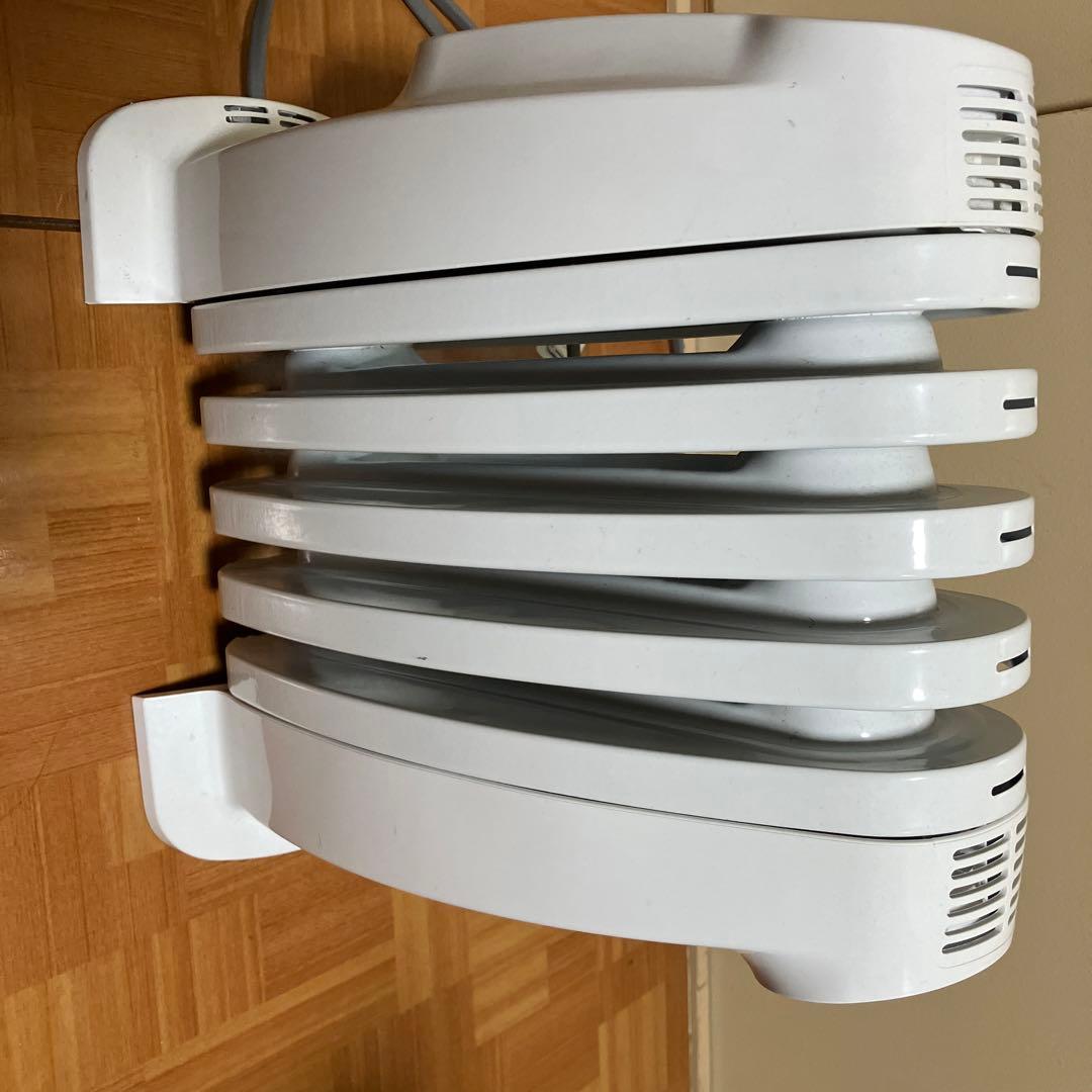 DeLonghi NJ0505E オイルヒーター動作さくら※たばこ臭NG専用