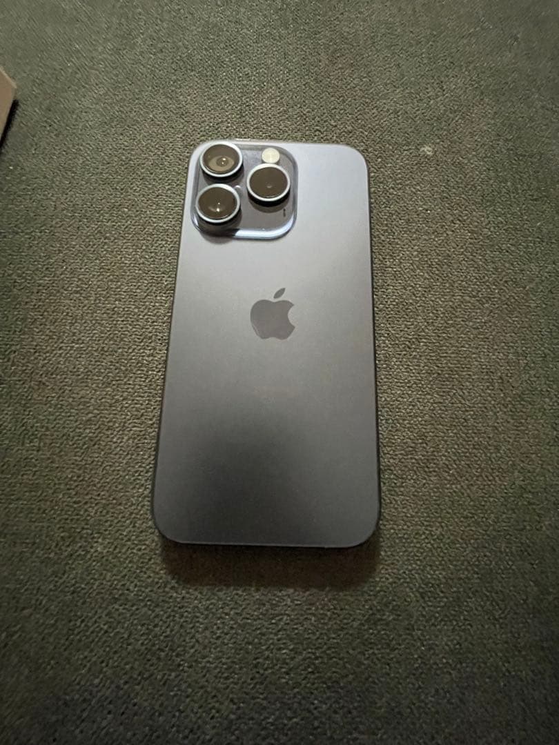 iPhone15 pro 256GB simフリー　美品　完動品