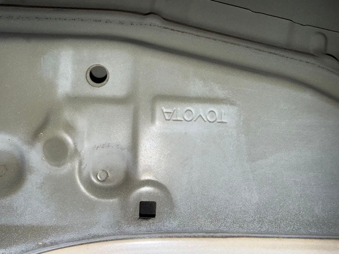 ハイエース　純正ボンネット