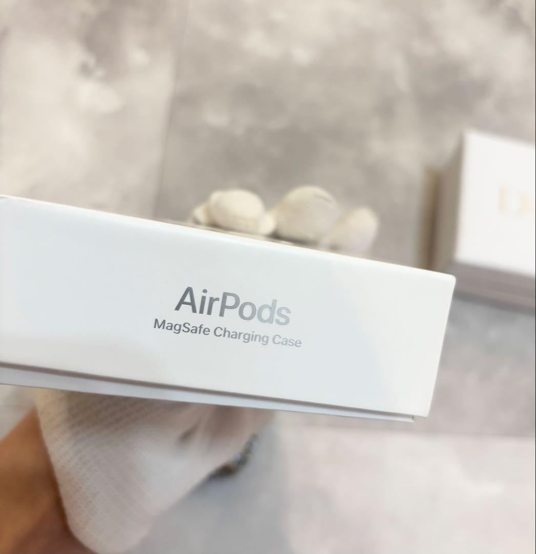 純正AirPods第3世代本体 Diorロゴ入りケース