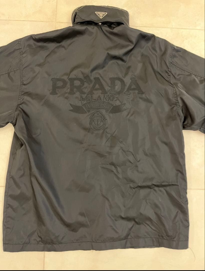 PRADA BIGロゴ　ナイロンジャケット