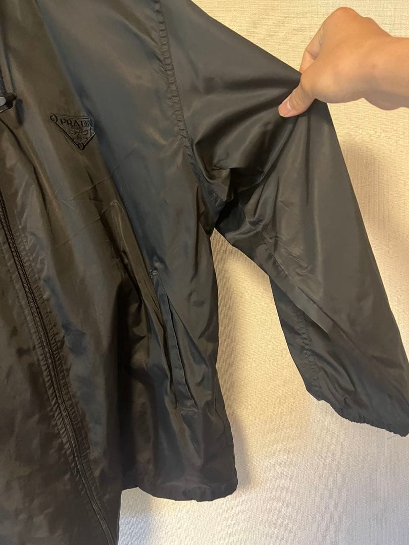 PRADA BIGロゴ　ナイロンジャケット