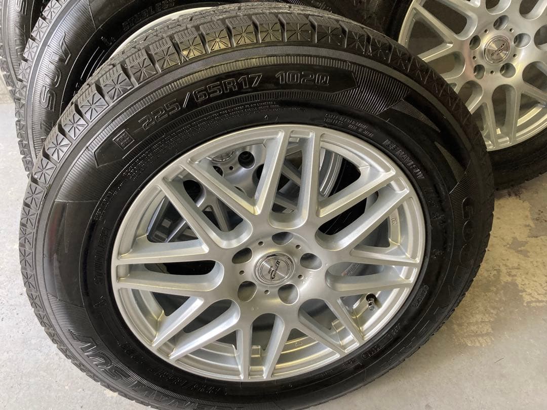 【良品_ハリアー取外し】スタッドレスタイヤ4本+ナットセット(簡易保管カバー付)