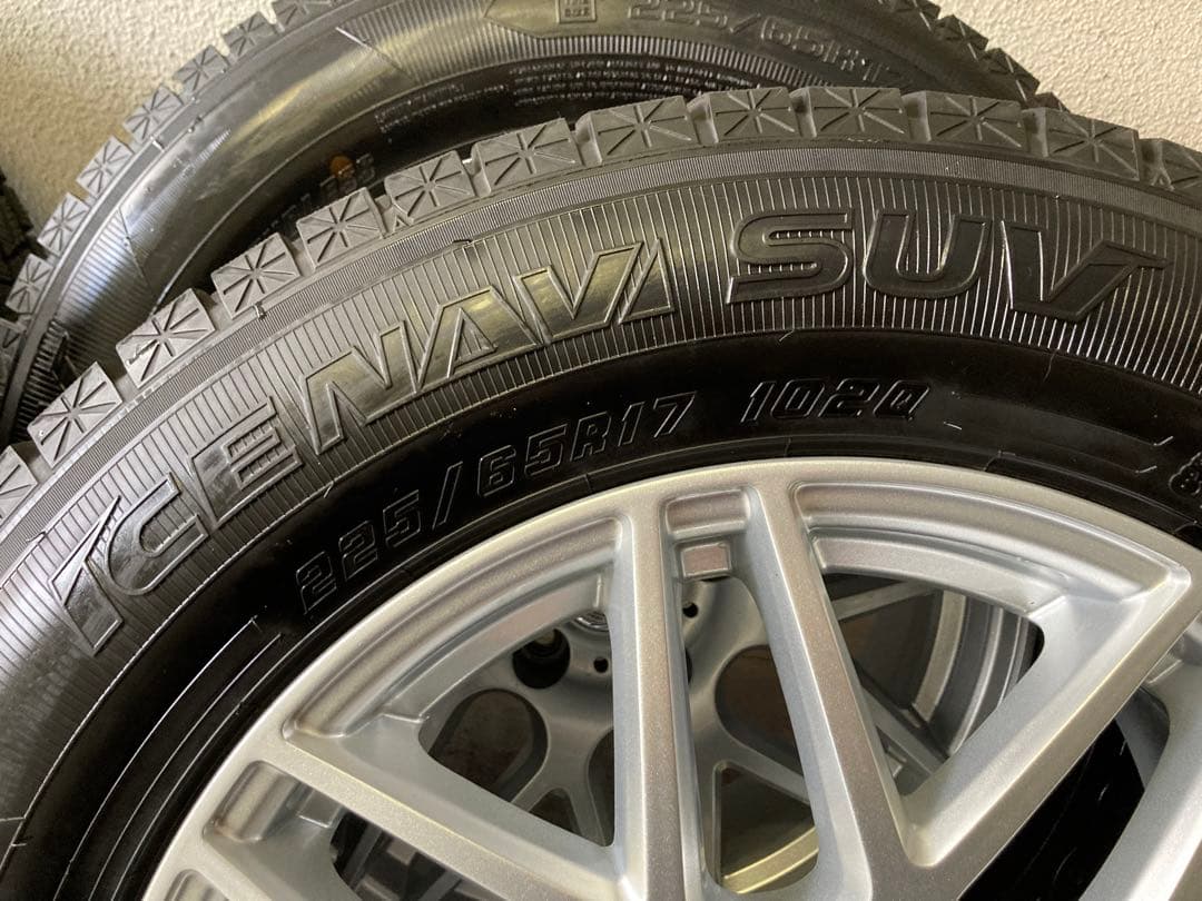 【良品_ハリアー取外し】スタッドレスタイヤ4本+ナットセット(簡易保管カバー付)