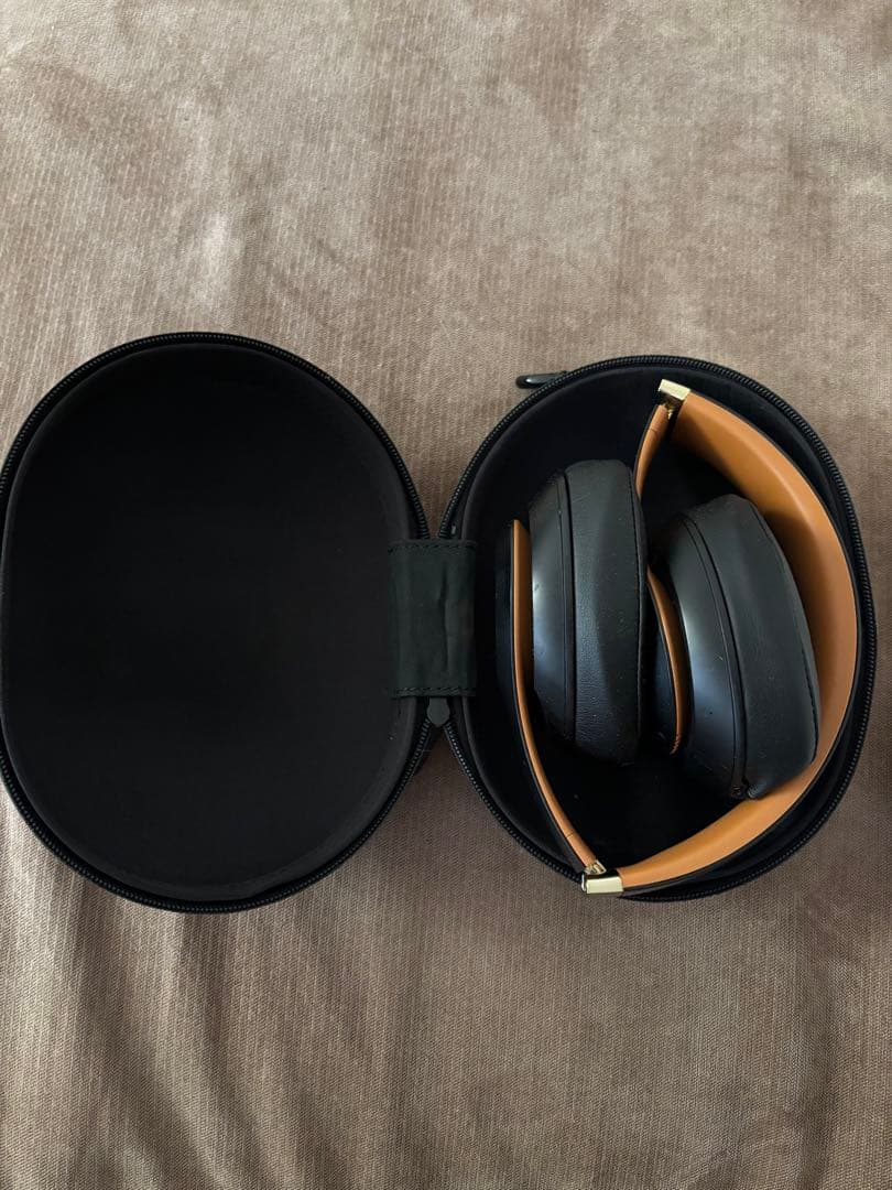 ブルートゥースヘッドホン MXJA2PA/A ミッドナイトブラック