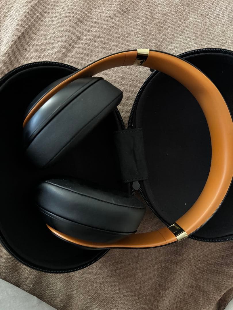 ブルートゥースヘッドホン MXJA2PA/A ミッドナイトブラック