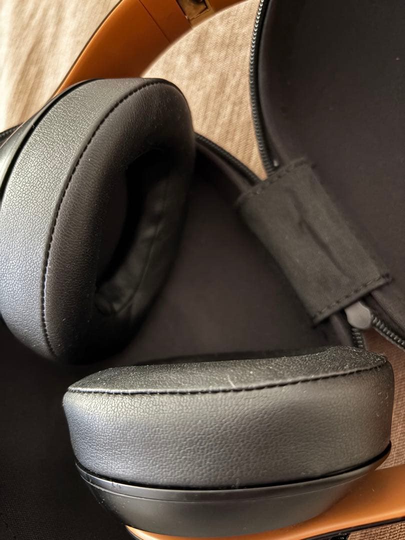 ブルートゥースヘッドホン MXJA2PA/A ミッドナイトブラック