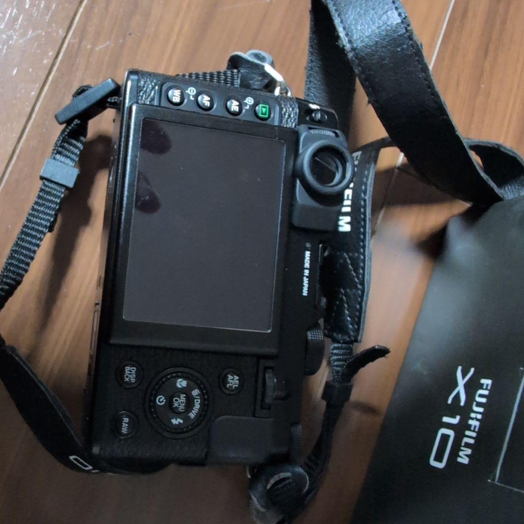 FUJIFILM X10 デジタルカメラ 本体 専用ケースつき