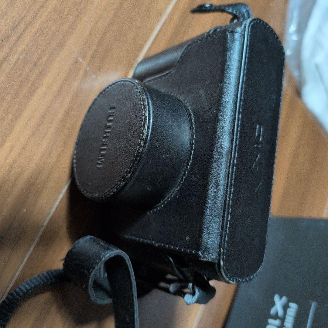 FUJIFILM X10 デジタルカメラ 本体 専用ケースつき