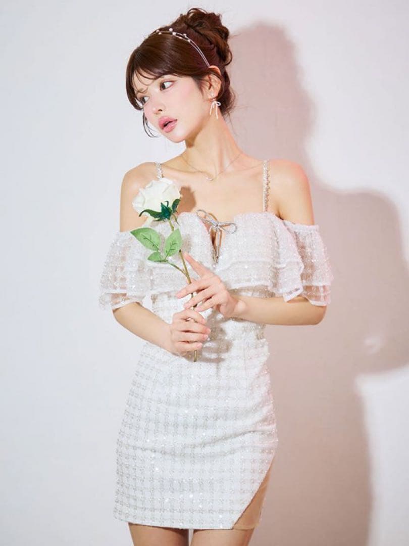 オフショルダー フリル ホワイトミニドレス