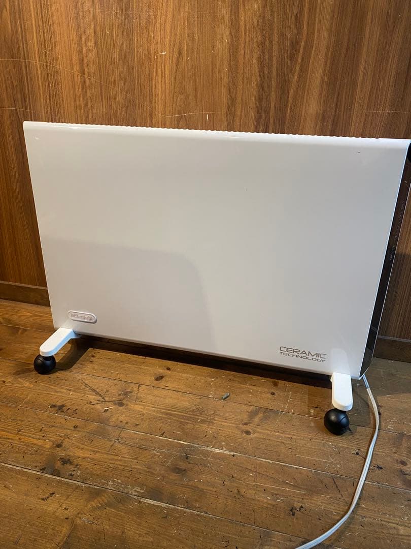 デロンギ コンベクターヒーター　セラミックヒーター　暖房　ストーブ