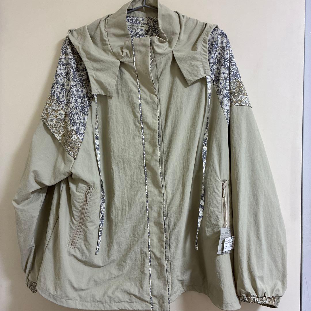 アデュートリステス　リバティパッチワークブルゾン　新品