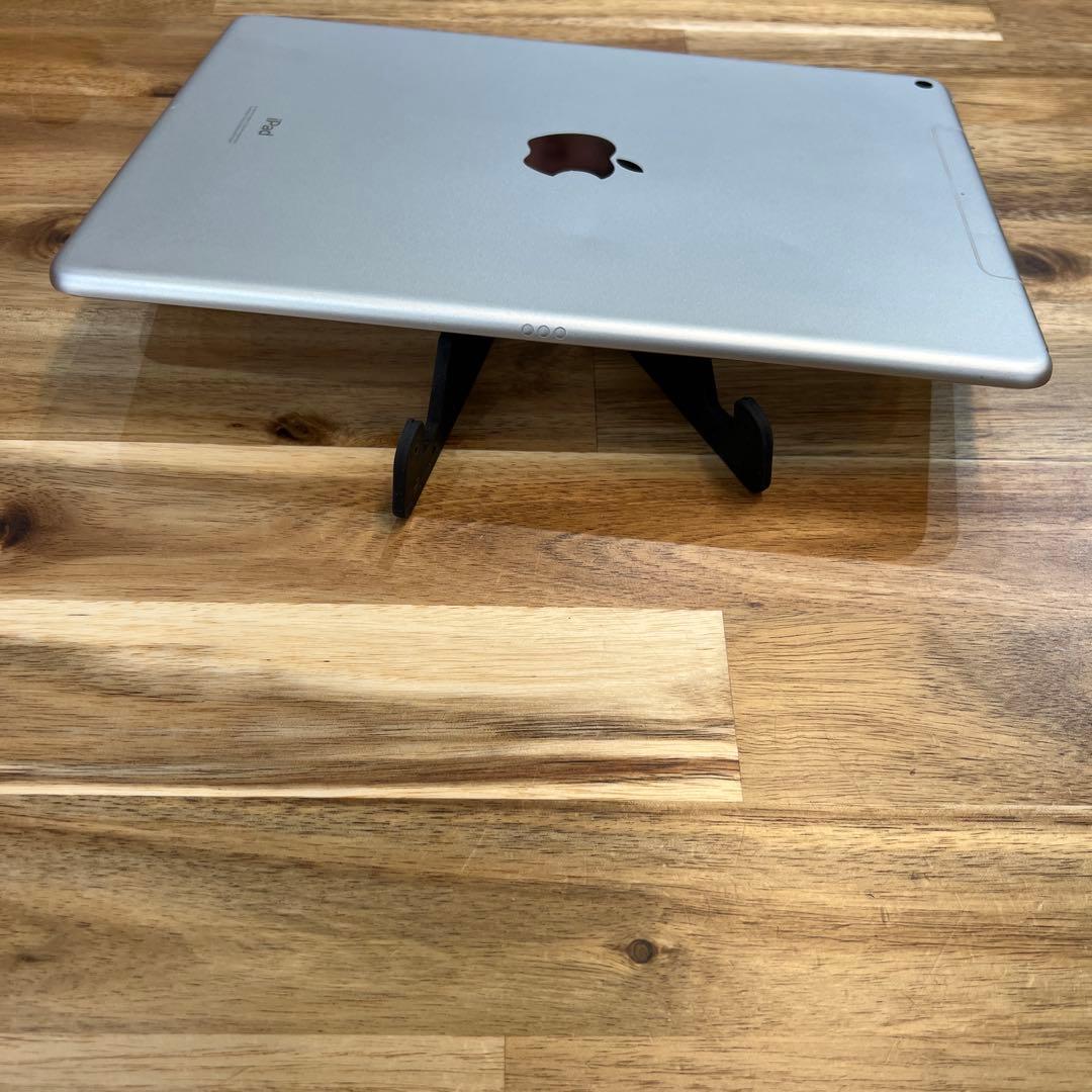 M835 SIMフリー　ipad Air 第三世代　64GB