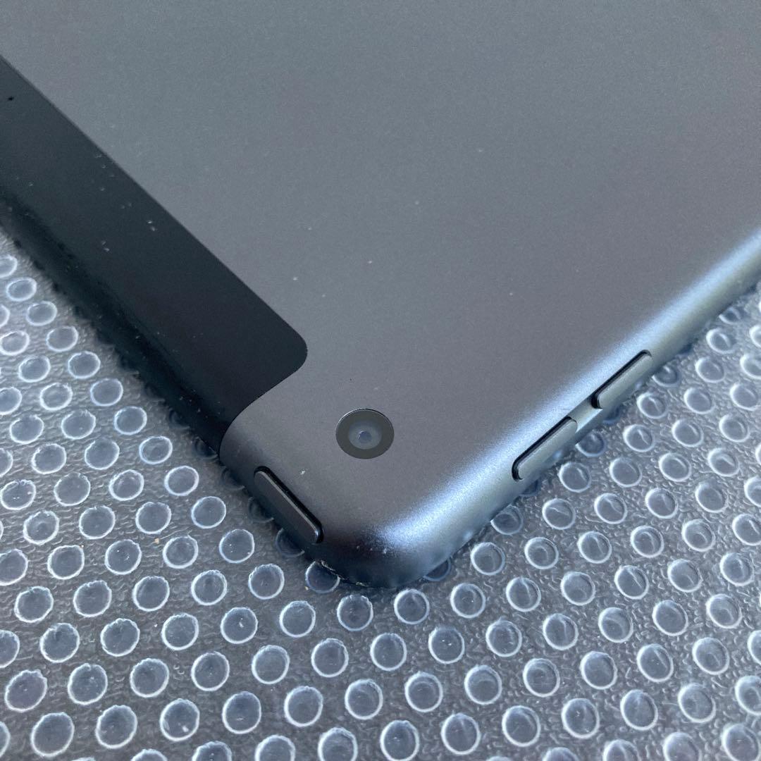 3776【早い者勝ち】電池最良好☆iPad8 第8世代 32GB SIMフリー☆