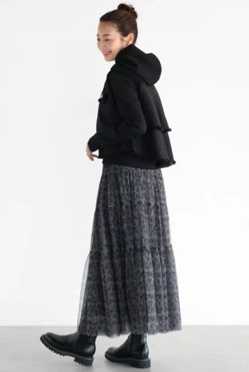 りりこ　★新品★Vin（ヴァン） バックフリルツイードベスト