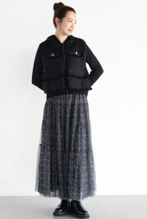 りりこ　★新品★Vin（ヴァン） バックフリルツイードベスト