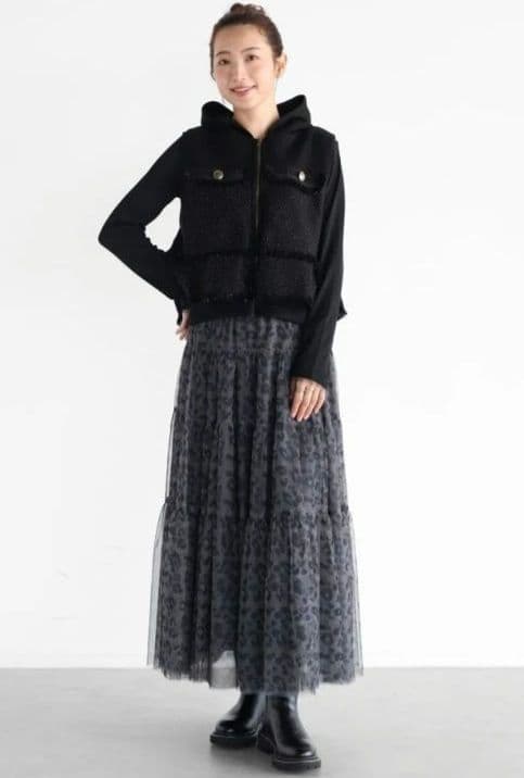 りりこ　★新品★Vin（ヴァン） バックフリルツイードベスト