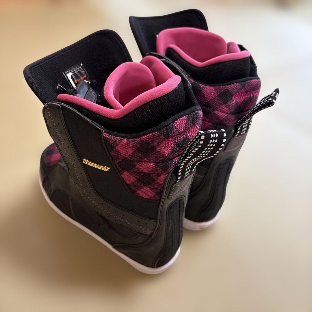 キスマーク　ダイヤル式 スノーボード ブーツ 24.5cm