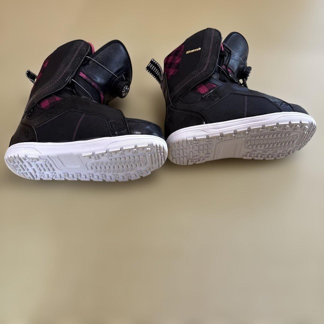 キスマーク　ダイヤル式 スノーボード ブーツ 24.5cm