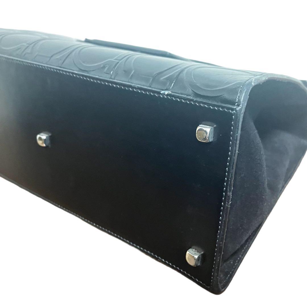 ふー✨ Salvatore Ferragamo ブラックハンドバッグ