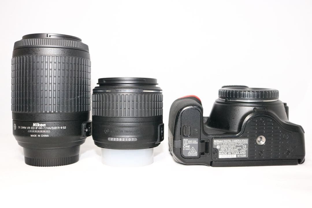 S回数少 Nikon D5600 ダブルキット⭐一眼レフ 初心者 wi-fi機能