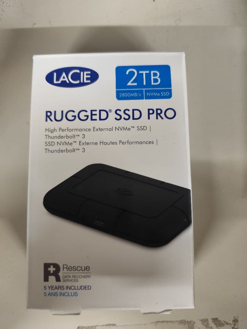 LaCie ポータブルSSD 2TB　STHZ2000800