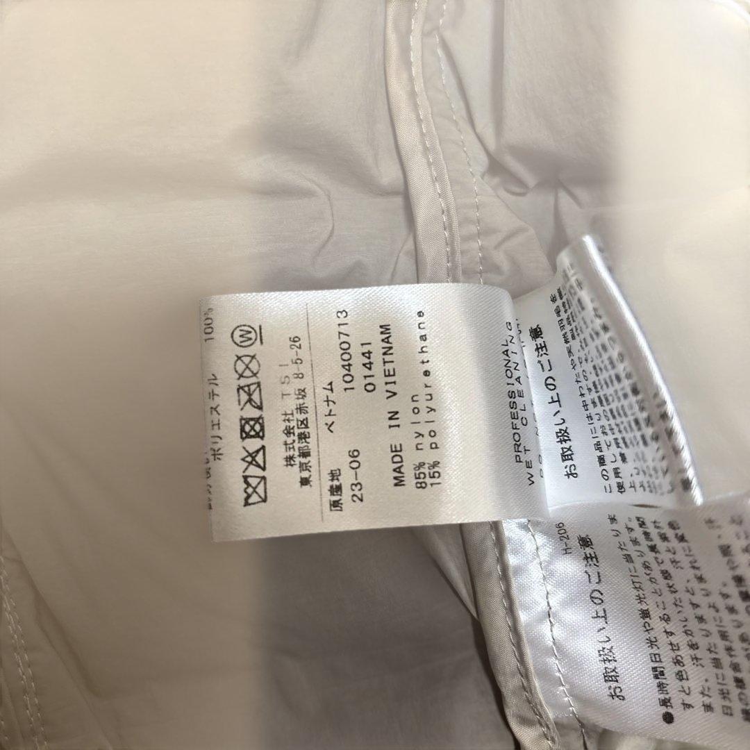 ニューバランス　ダウンジャケット