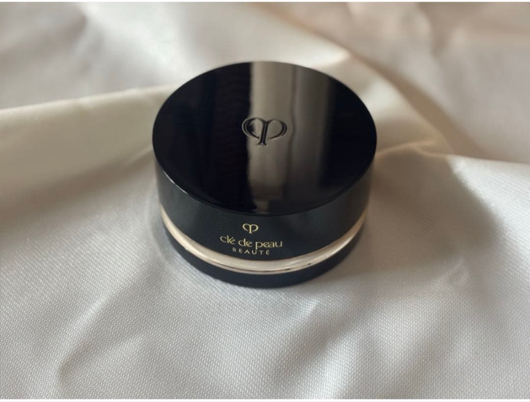 最終値下げ！ クレ・ド・ポーボーテ プードルトランスパラントn ライトミディアム