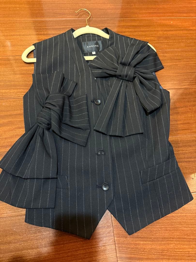 CADUNE ストライプ　リボンベスト サイズ36