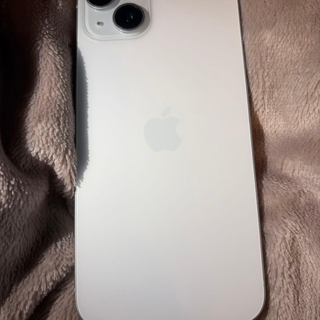 Apple iPhone15plusホワイト 本体