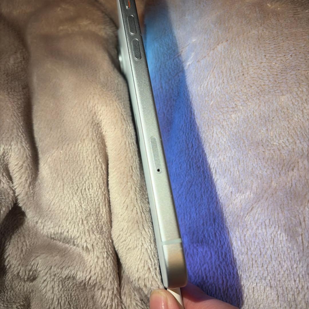 Apple iPhone15plusホワイト 本体