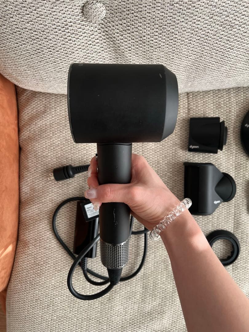 Dyson ヘアドライヤー ブラック