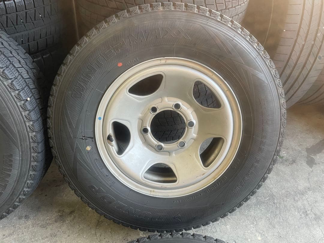 ハイエース　バリ山　ダンロップ　スタッドレスセット　195/80Ｒ15