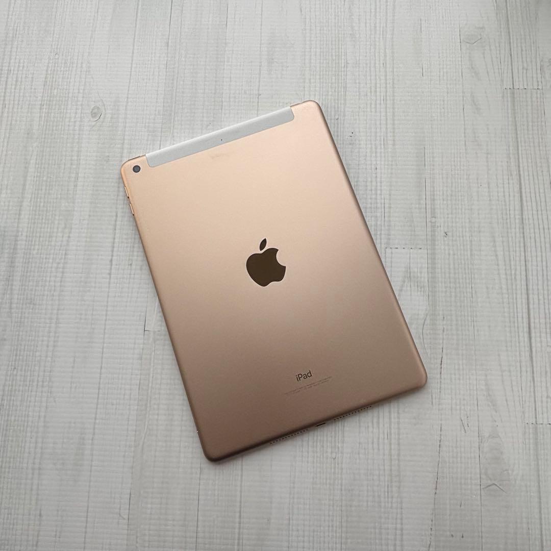 iPad 第5世代 32GB ゴールド ケース付き 美品