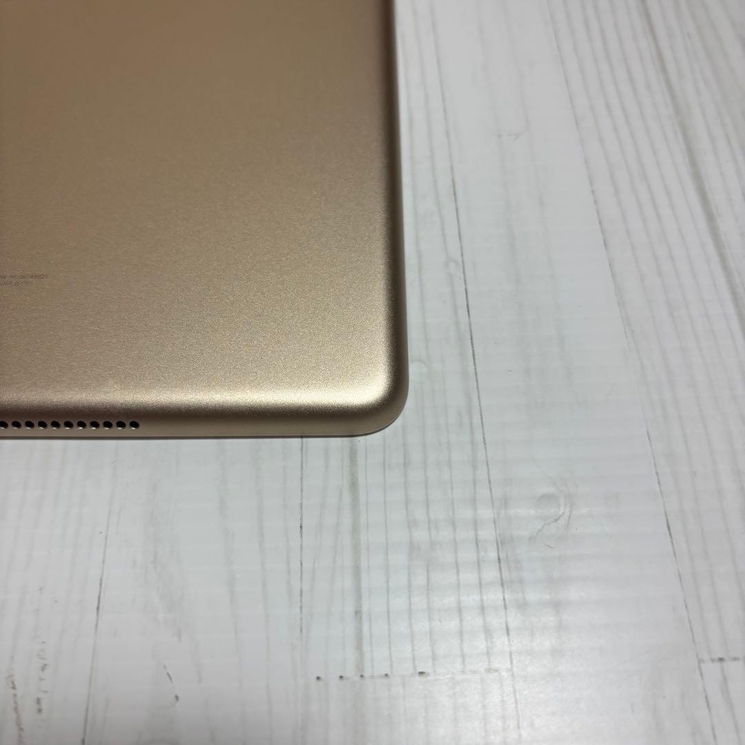 iPad 第5世代 32GB ゴールド ケース付き 美品