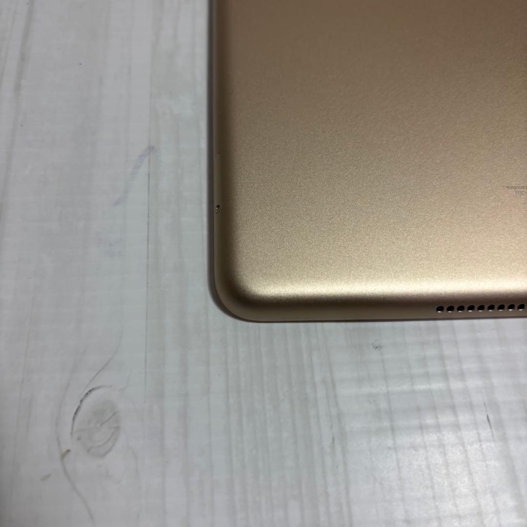iPad 第5世代 32GB ゴールド ケース付き 美品