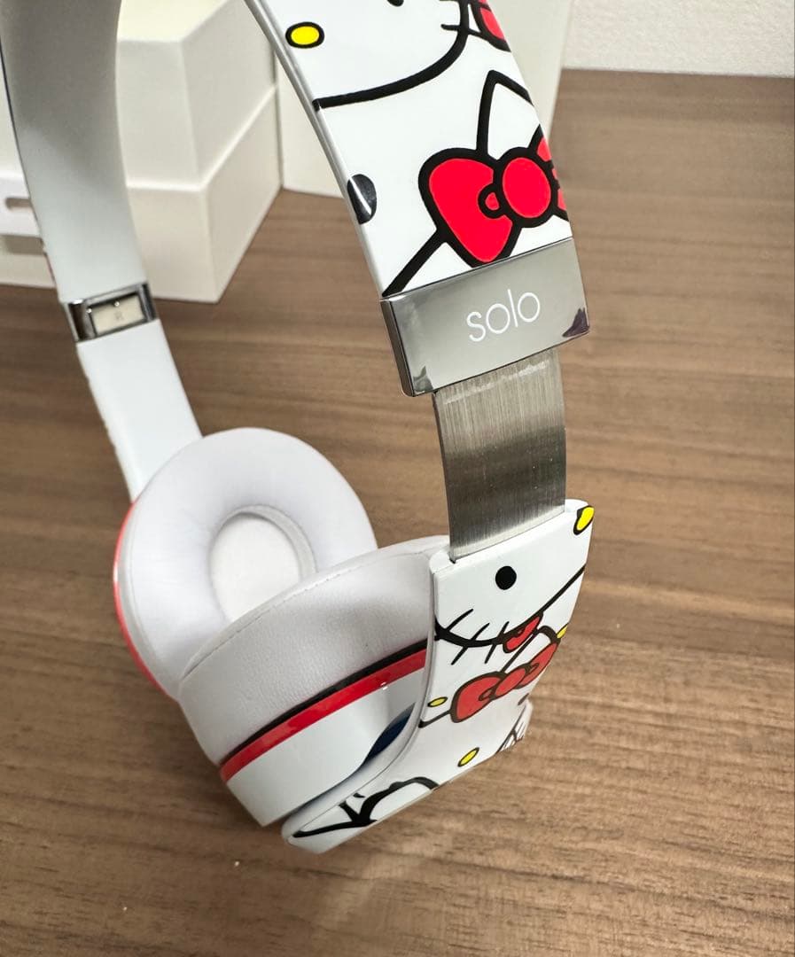 ハローキティ beats solo2 ヘッドフォン
