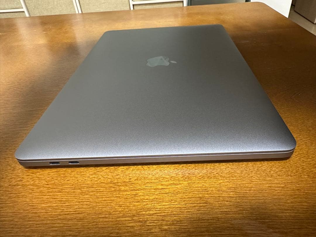 MacBook Pro 2019 13インチ i7 16G RAM 1T SSD