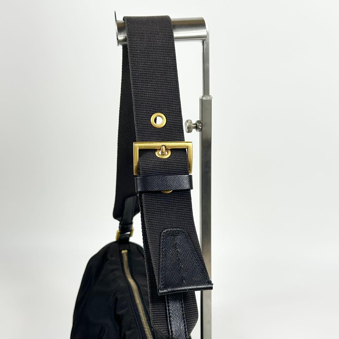 PRADA ワンショルダーバッグ レザーナイロン 3角ロゴ