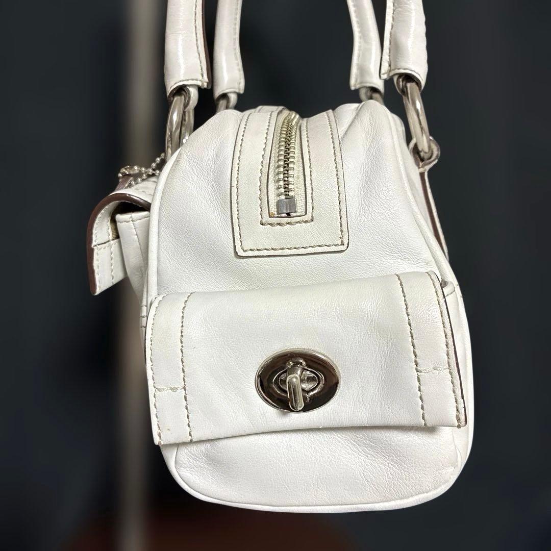 COACH コーチ　ホワイトレザーハンドバッグ　白