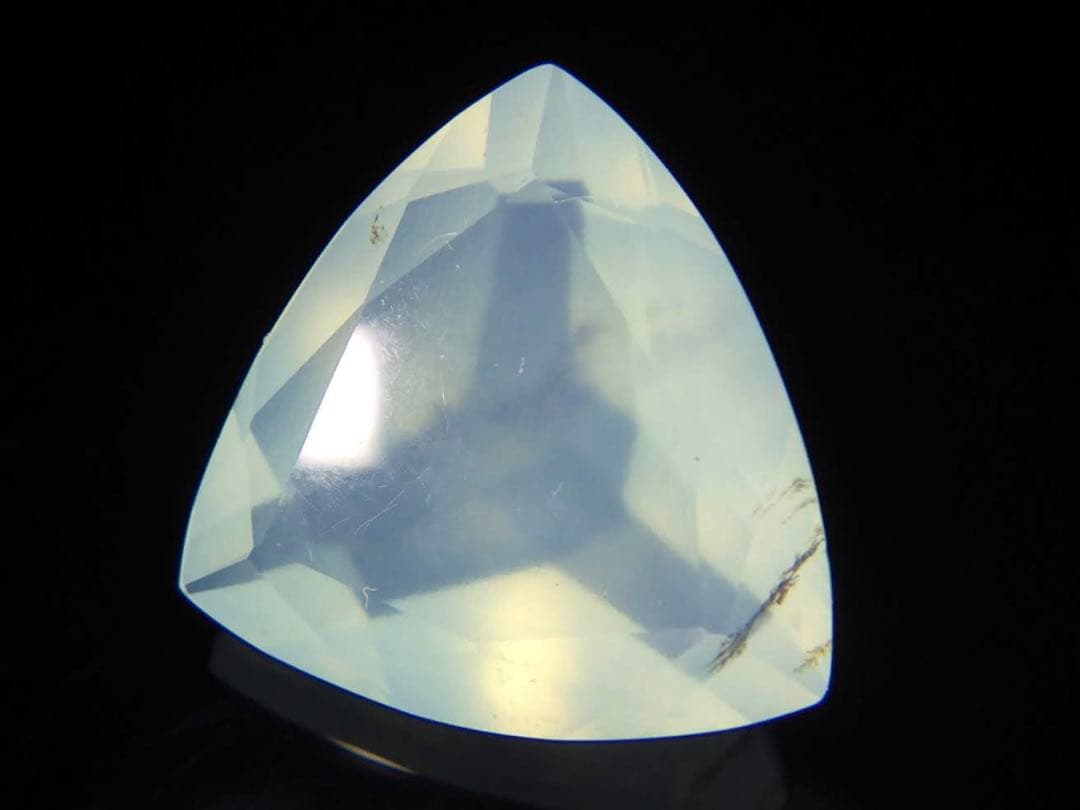 デンドリック・ブルー・オパール【ソーティング付】