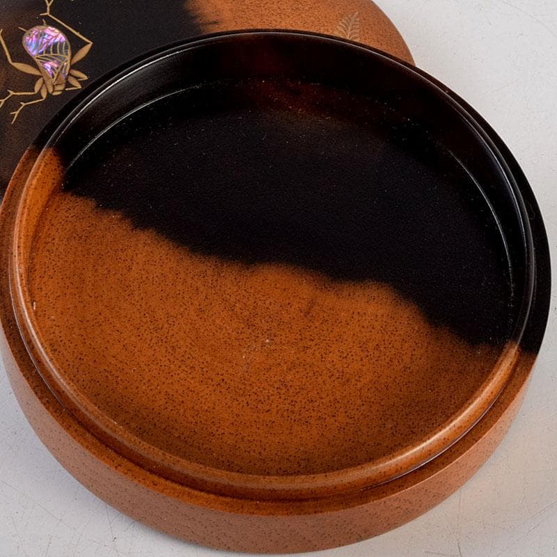 茶道具　輪島塗　北浜宗貴作　黒柿　螺鈿装飾　萩に鈴虫蒔絵　香合　共箱　V9157