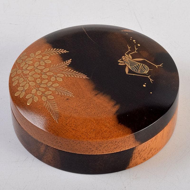 茶道具　輪島塗　北浜宗貴作　黒柿　螺鈿装飾　萩に鈴虫蒔絵　香合　共箱　V9157