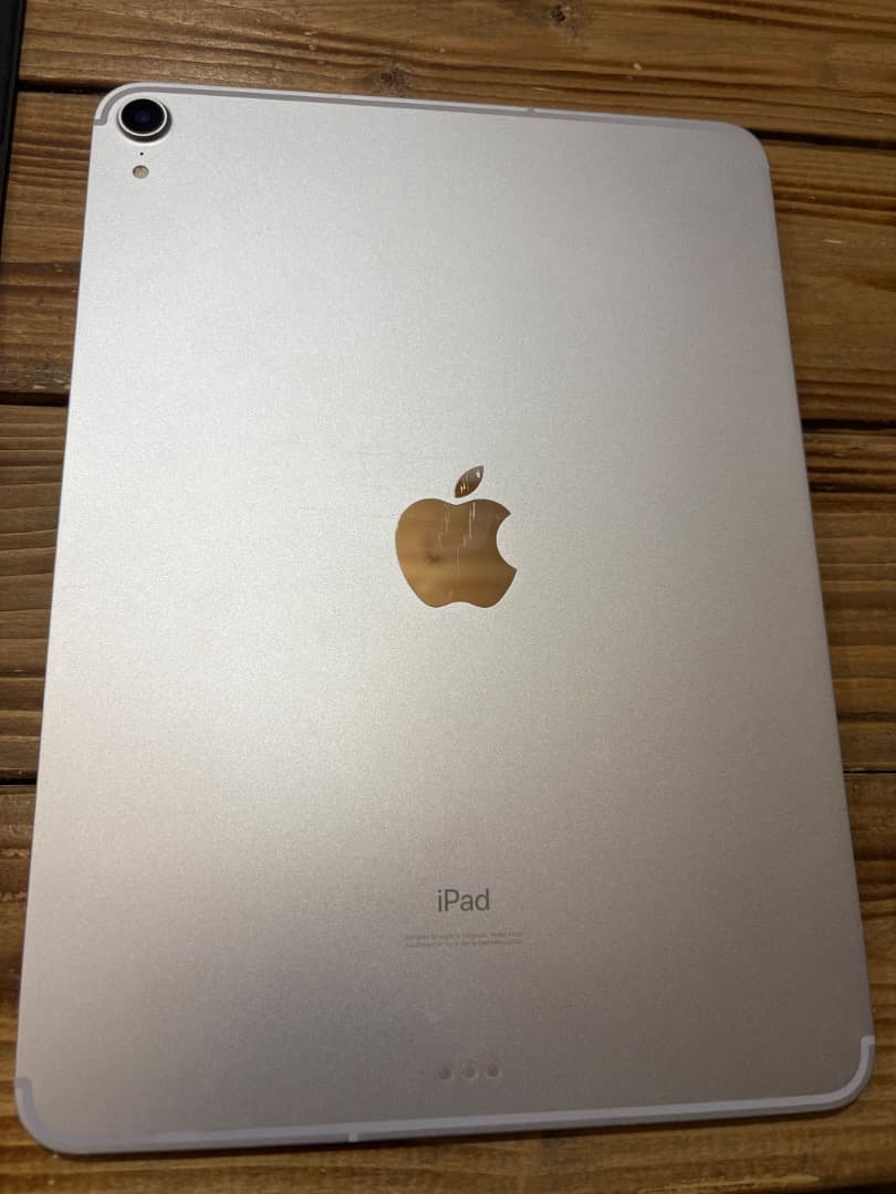 iPad Pro 11 第一世代 シルバー セルラー 純正Keyboard付