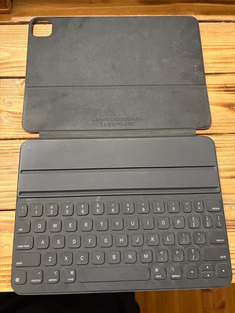 iPad Pro 11 第一世代 シルバー セルラー 純正Keyboard付