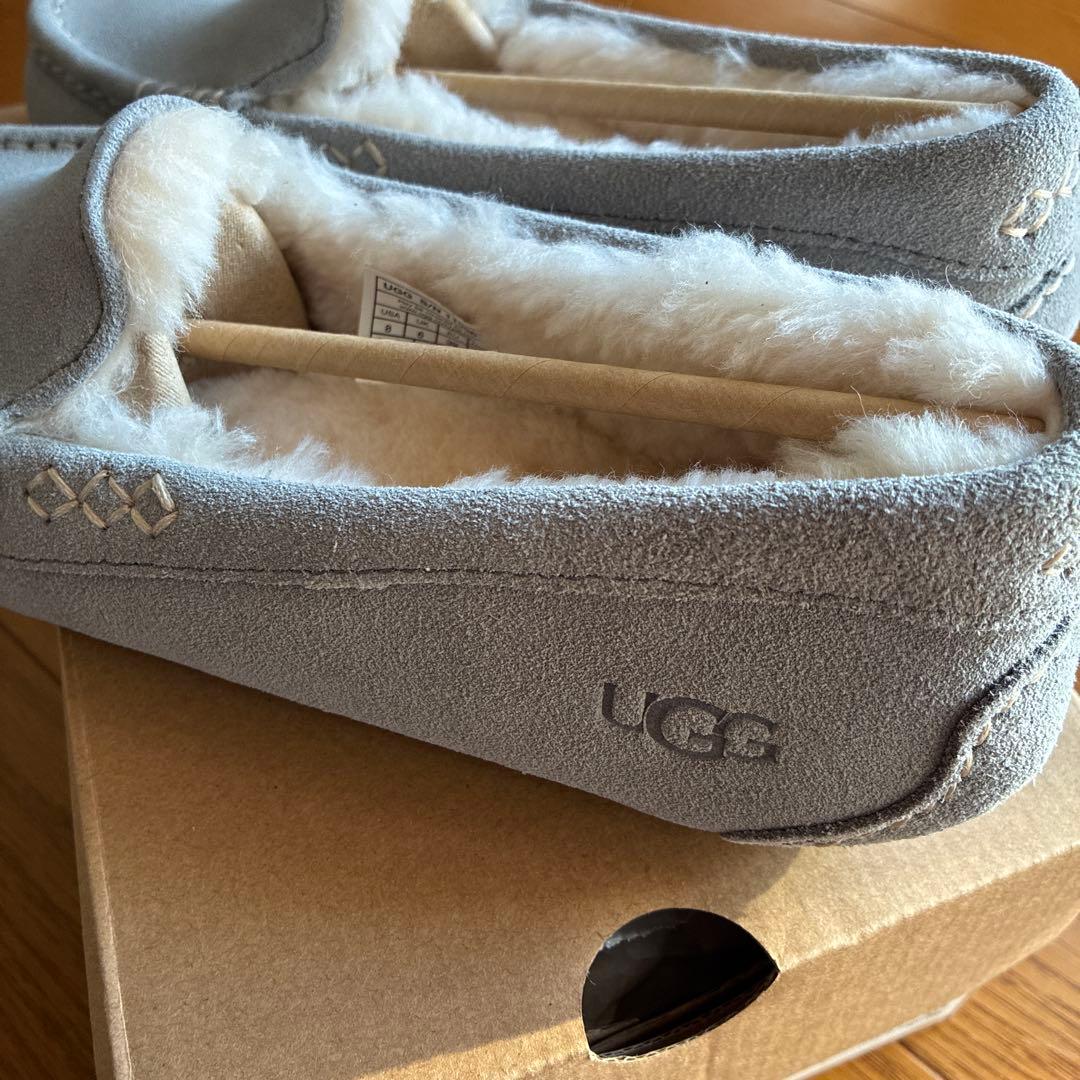 UGG ライトグレー モカシン