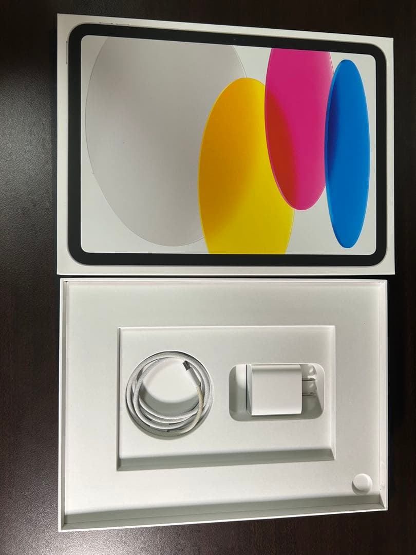 NANA　iPad10世代モデルグレー