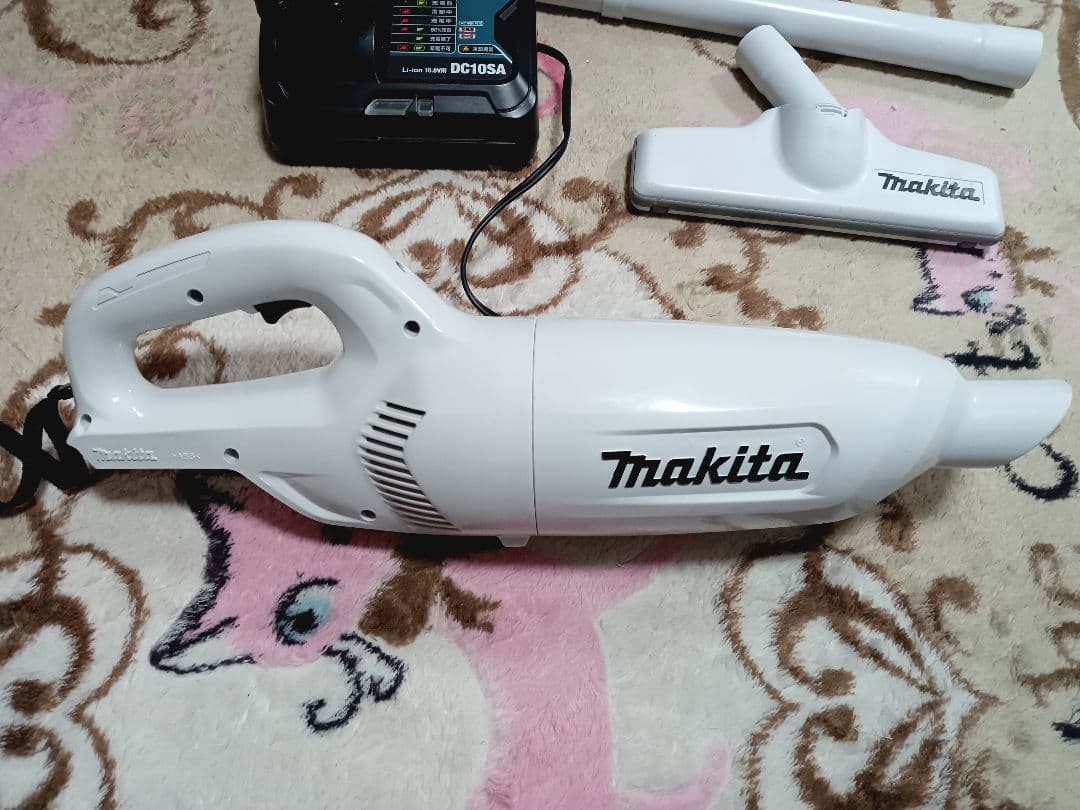 マキタ CL106FD 充電式クリーナー　バッテリー、充電器付